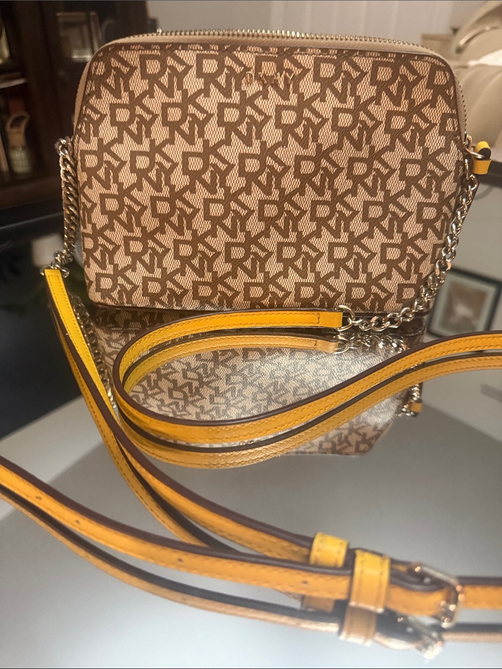 DKNY CROSSBODY